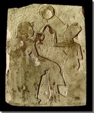 Mogelijke voorstelling van Anchcheperoera Semenchkara en Meritaton, Neues museum, Berlijn.